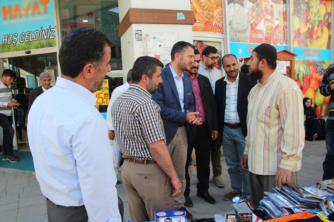 “HÜDA PAR’ın farkı memlekete karşılıksız hizmet etmektir” “HÜDA PAR’ın farkı memlekete karşılıksız hizmet etmektir”